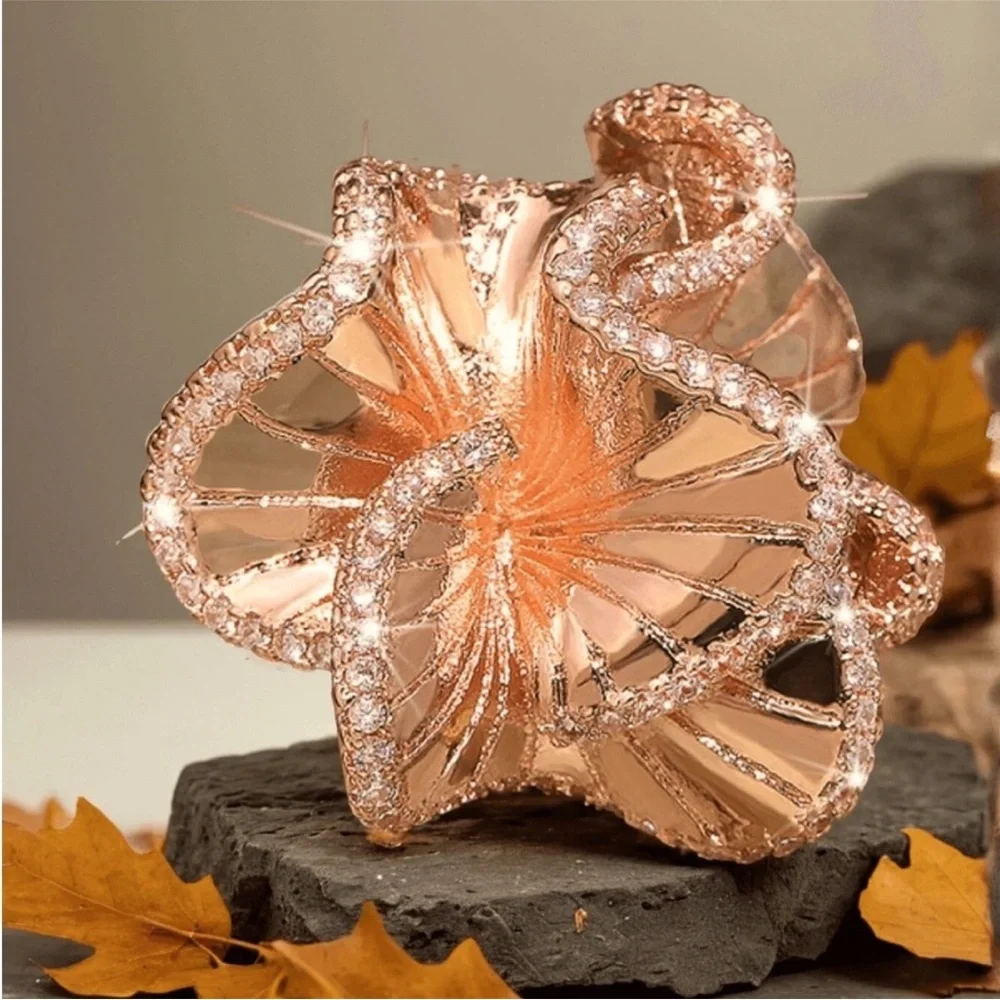 Elegant Rose Gold Floral Ring